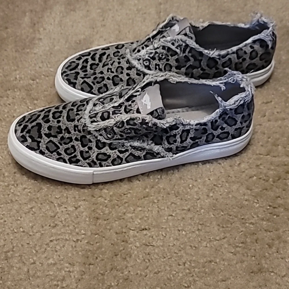 Rocket Dog Slip-on Canvas Casual Shoes - Picture 2 of 8